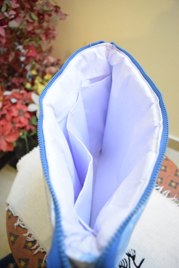Sleek and Elegant Laptop Sleeve - Image 2