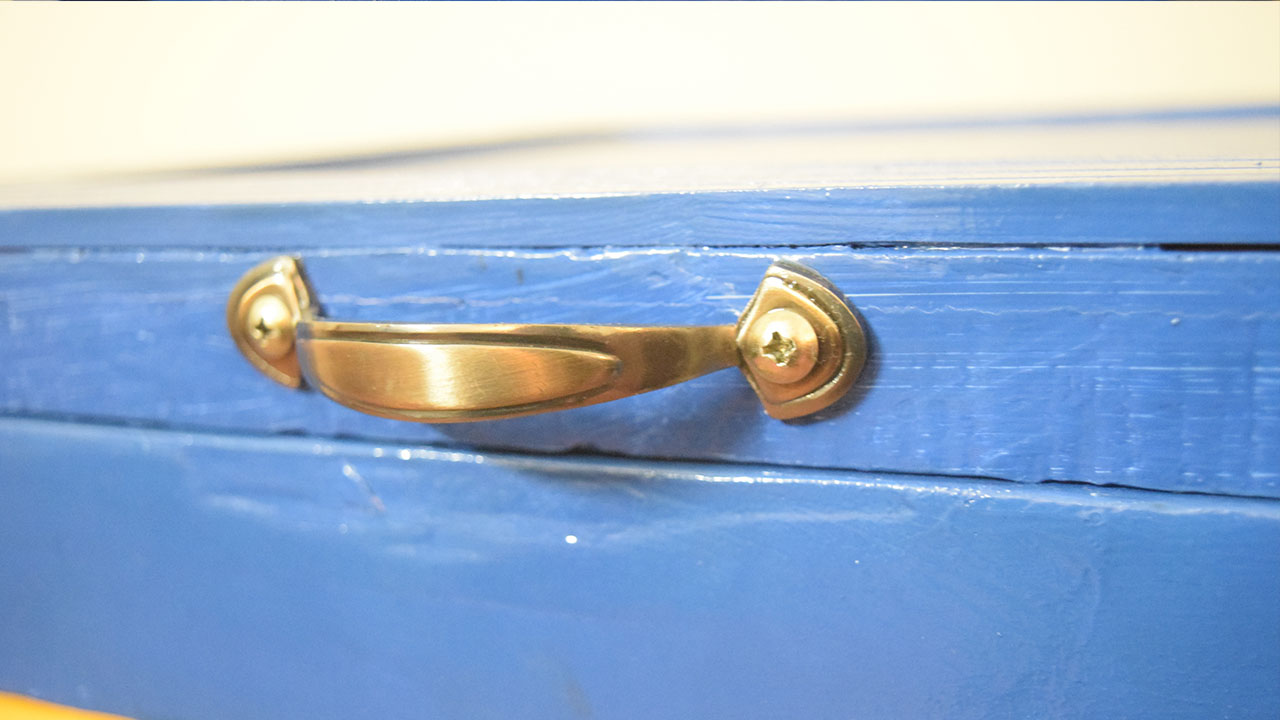 Transformation of an old wooden box to a storage box CraftHike