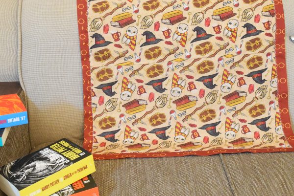 Harry Potter Infant Throw sheet (Maroon)