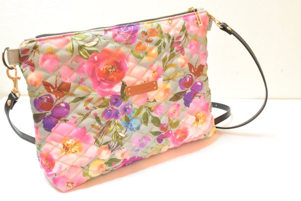 Quilted Cross Body Pouch - Image 10