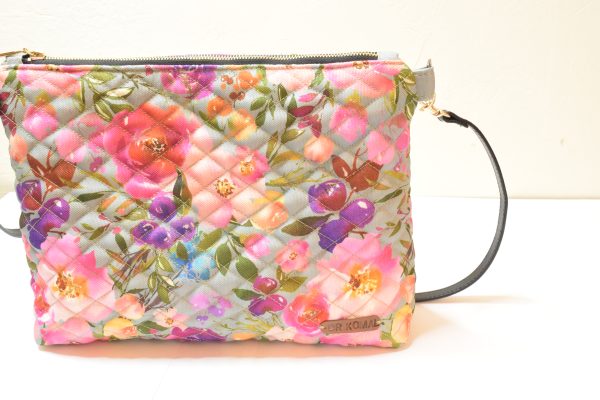 Quilted Cross Body Pouch - Image 9