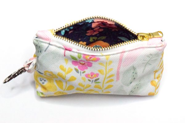 Blooming Daisies Coin Pouch - Image 5